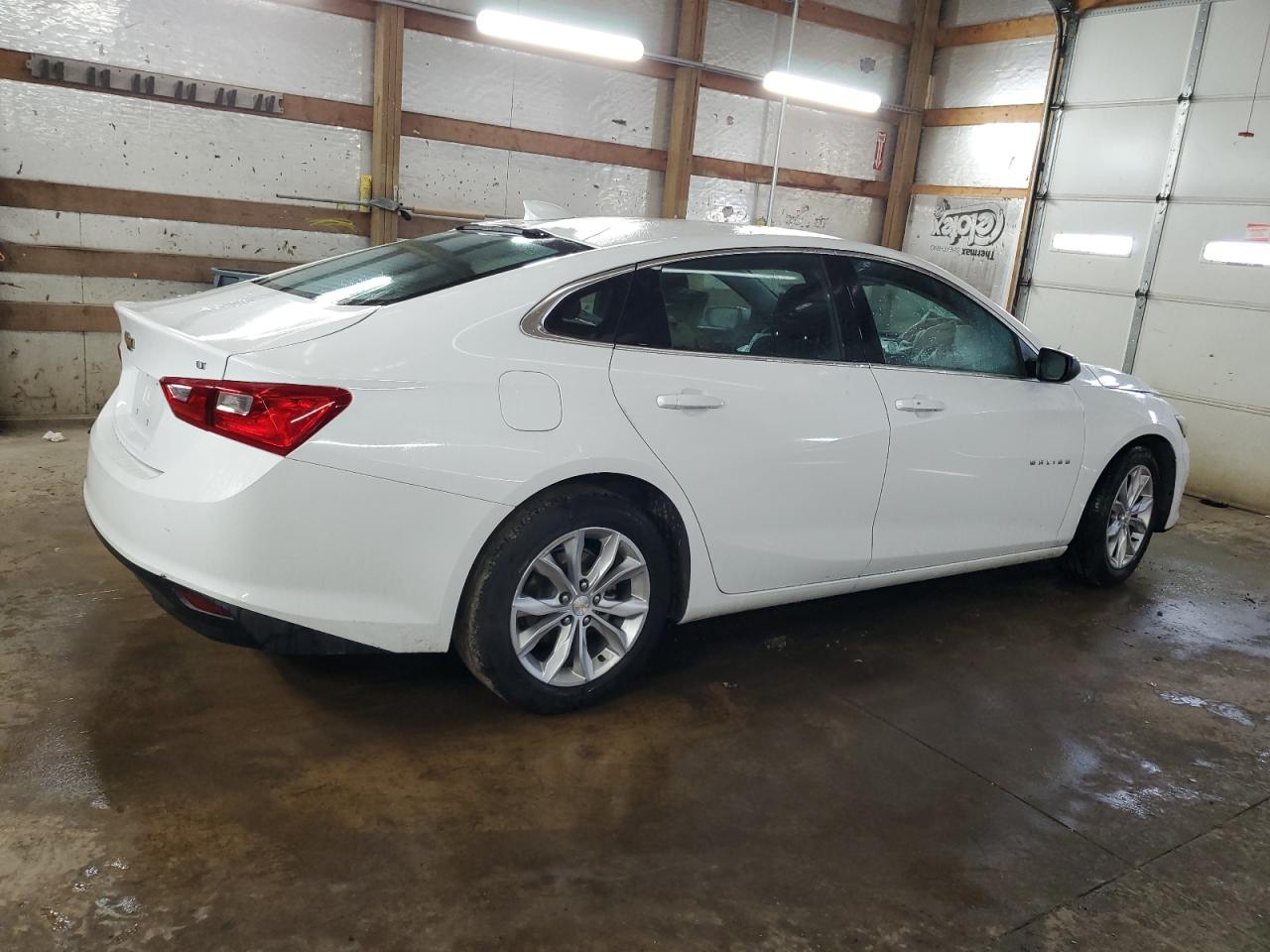 2023 Chevrolet Malibu - Image 3