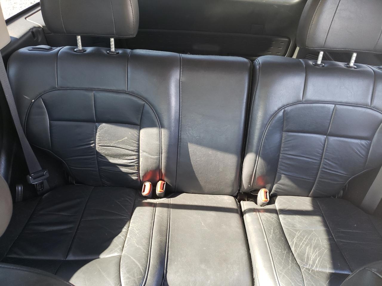 2004 Jeep Grand Cherokee - Image 10