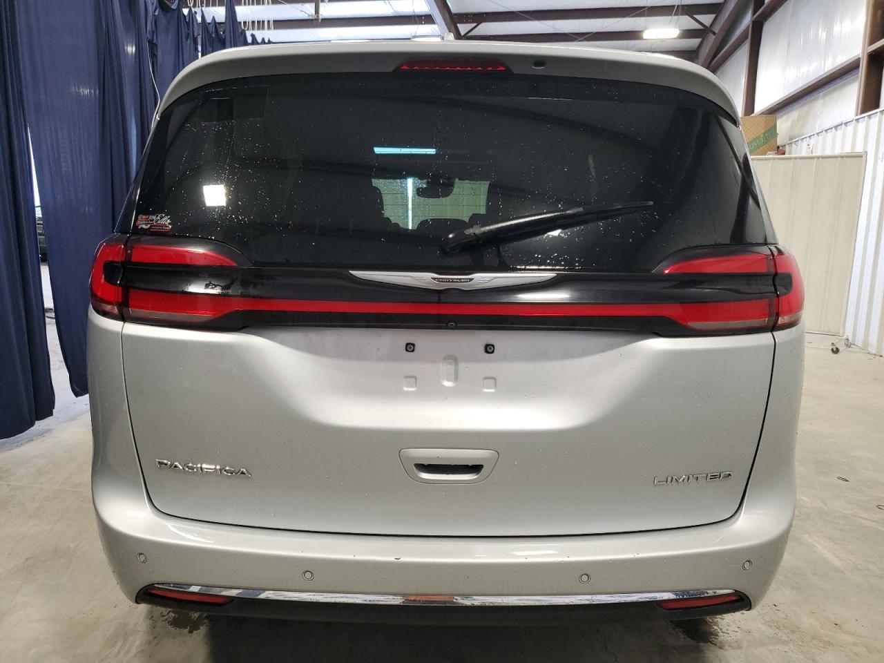2022 Chrysler Pacifica - Image 6
