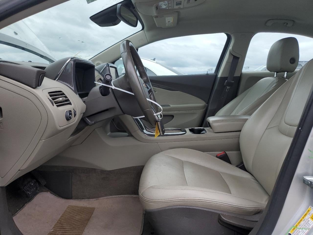2014 Chevrolet Volt - Image 7