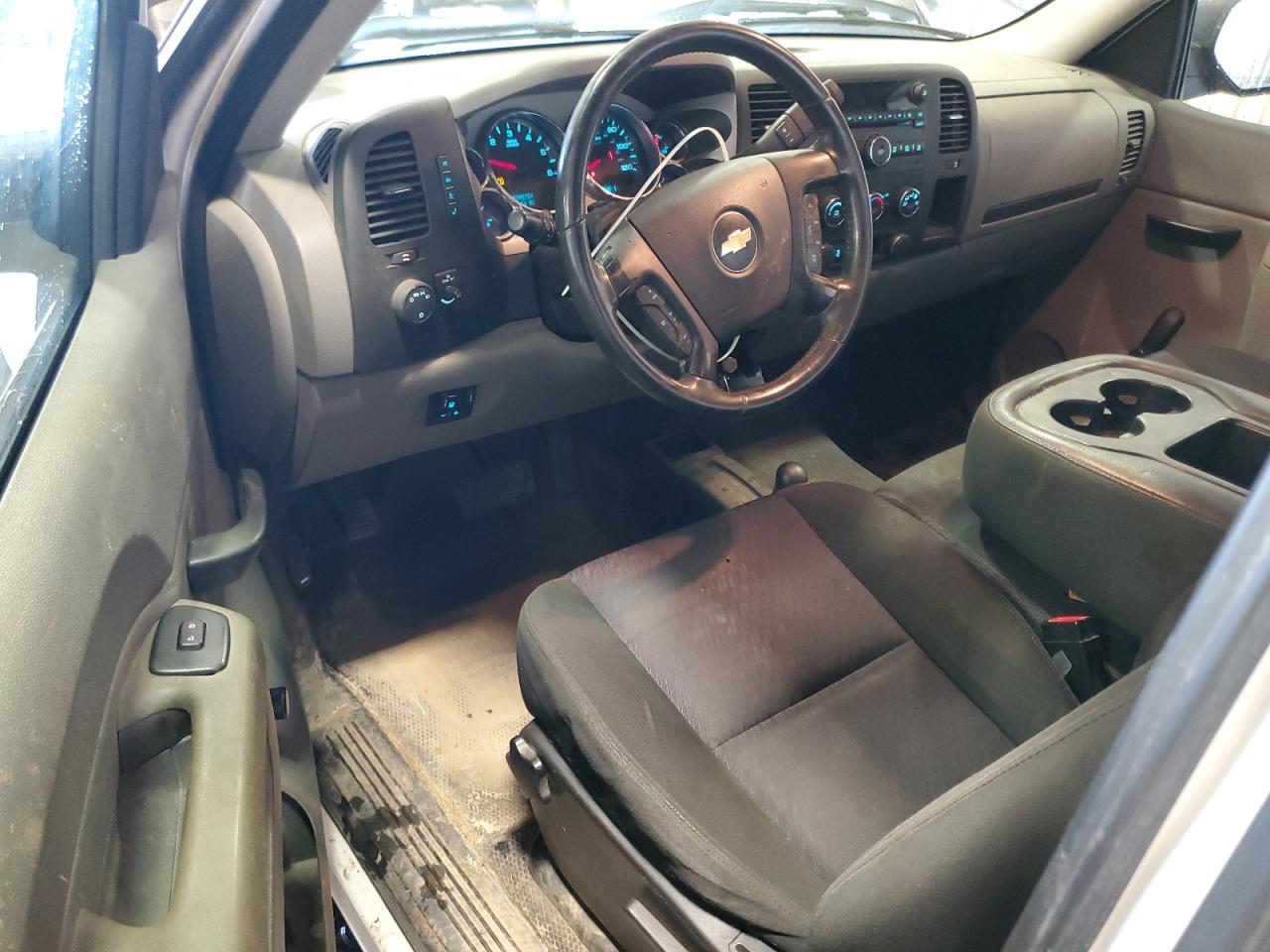 2014 Chevrolet Silverado - Image 8