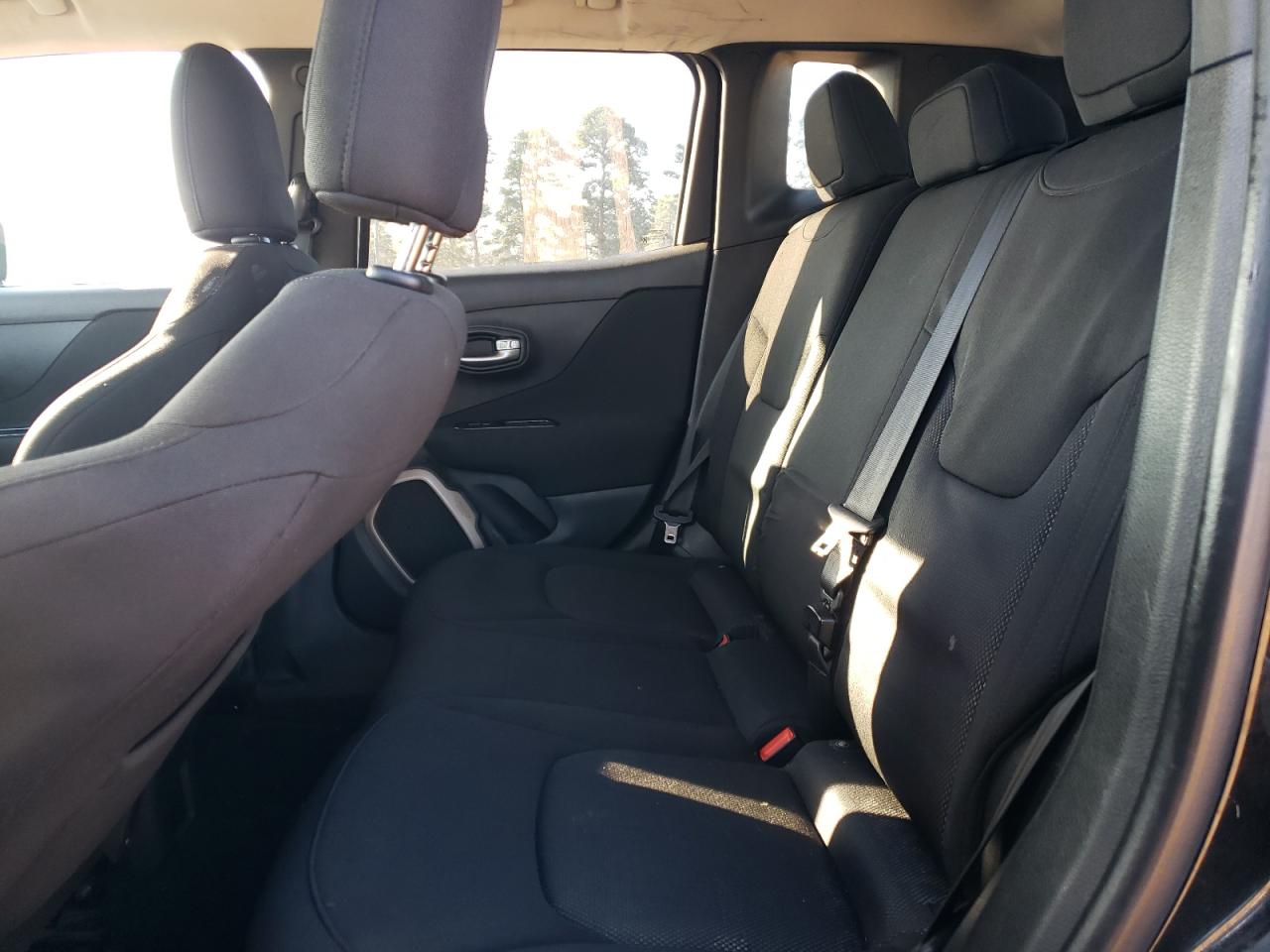 2017 Jeep Renegade - Image 10