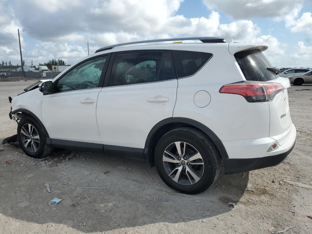 2017 Toyota RAV 4 - Image 2