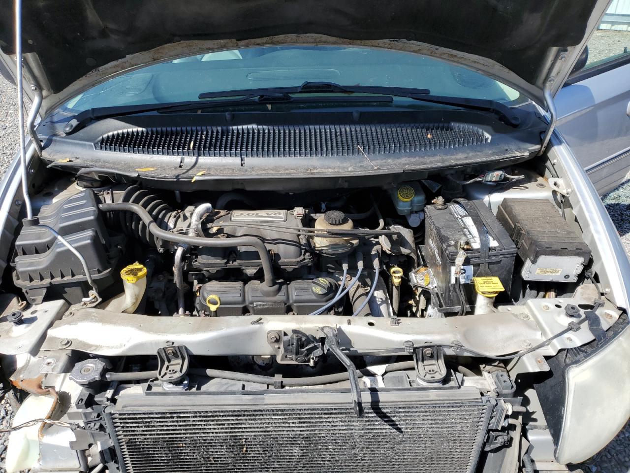 2006 Chrysler Town & Country - Image 12
