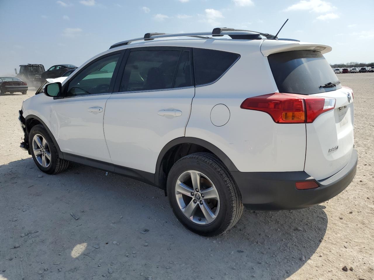 2015 Toyota RAV 4 - Image 2