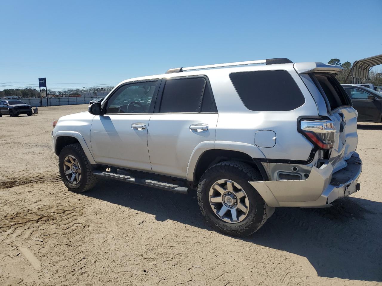 2014 Toyota 4Runner - Image 2