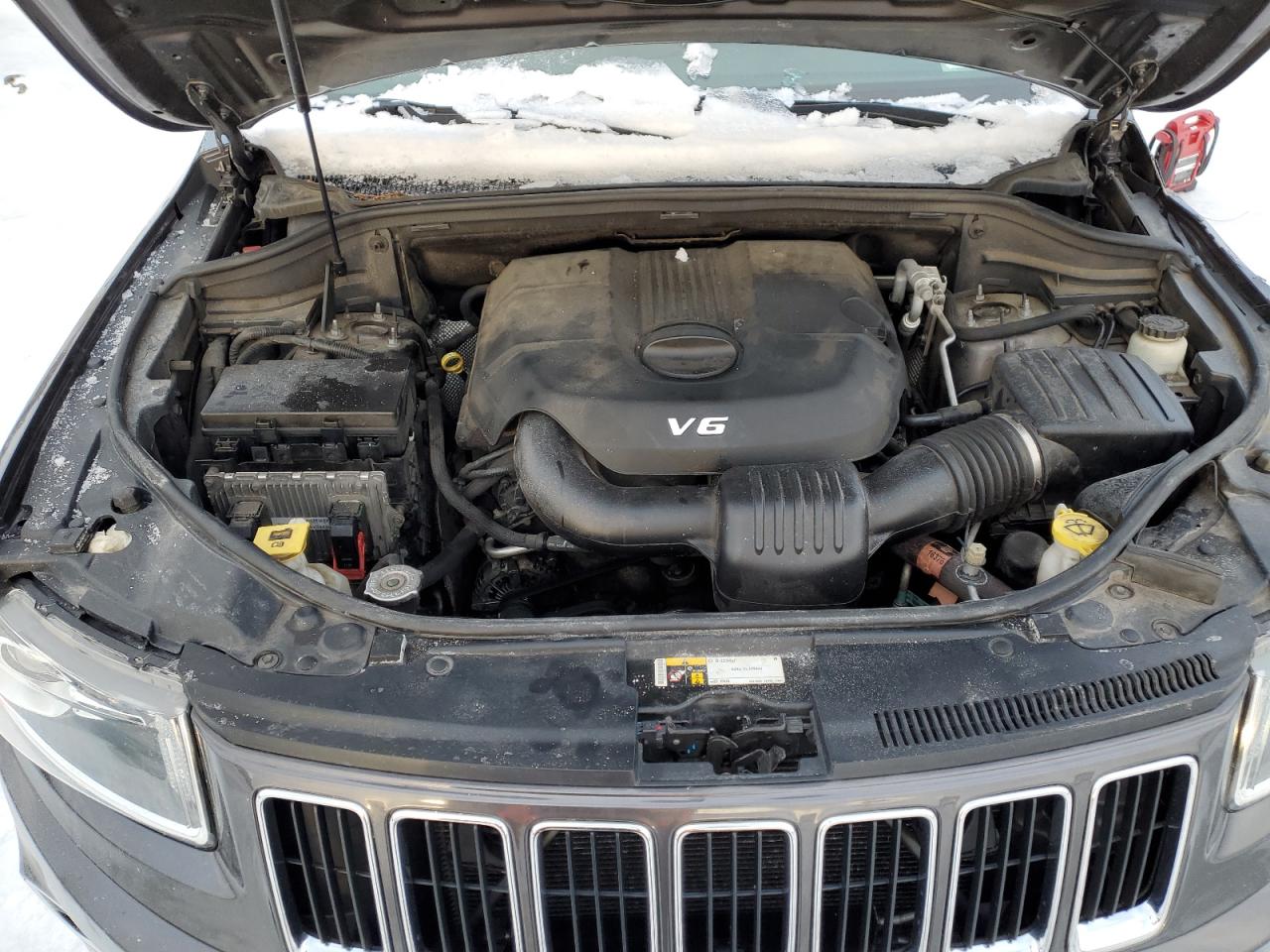 2015 Jeep Grand Cherokee - Image 12