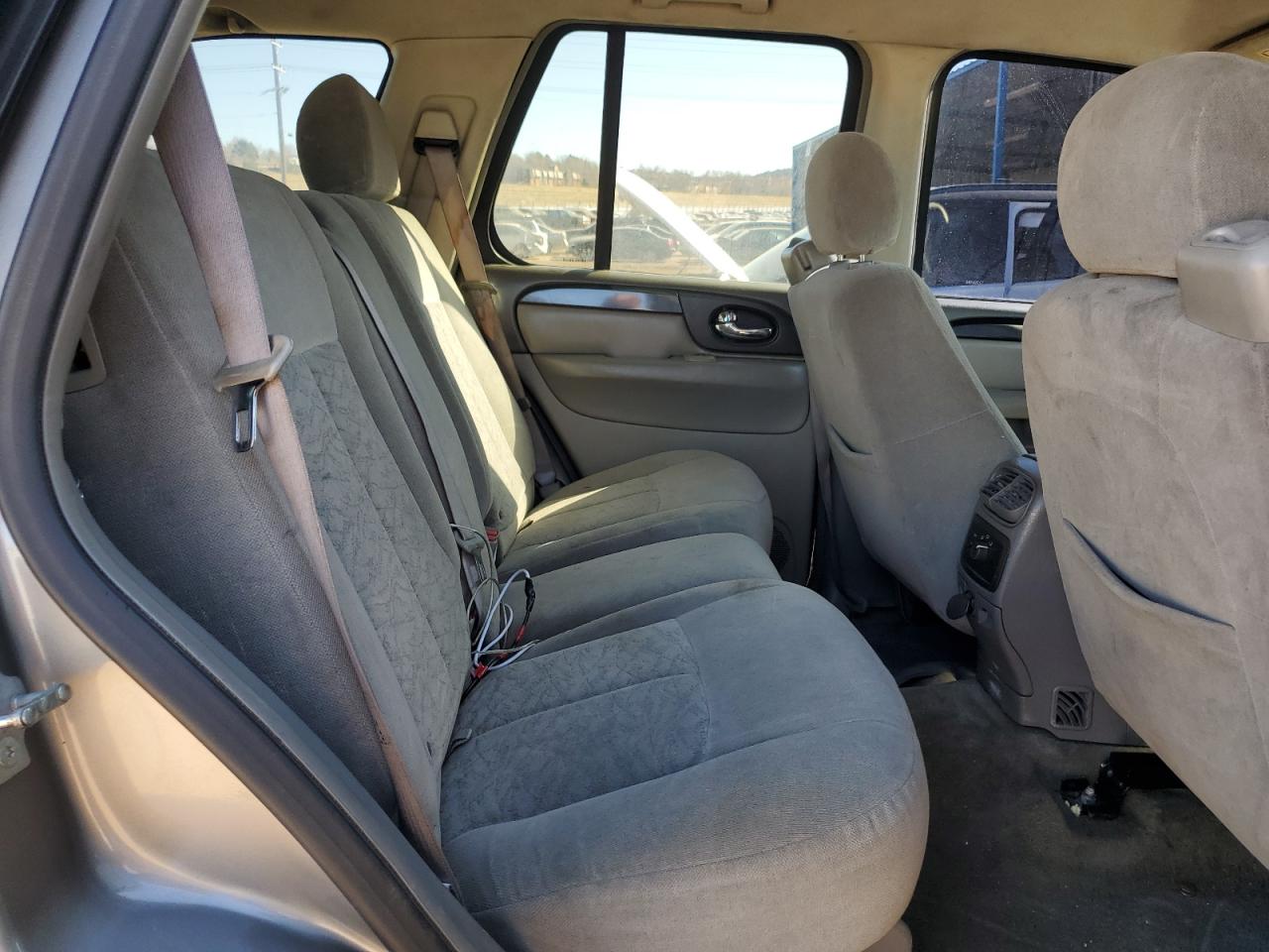 2005 GMC Envoy - Image 11