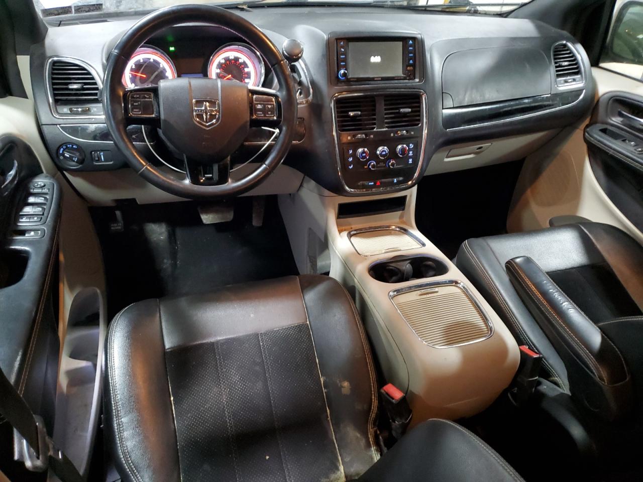 2018 Dodge Caravan - Image 8