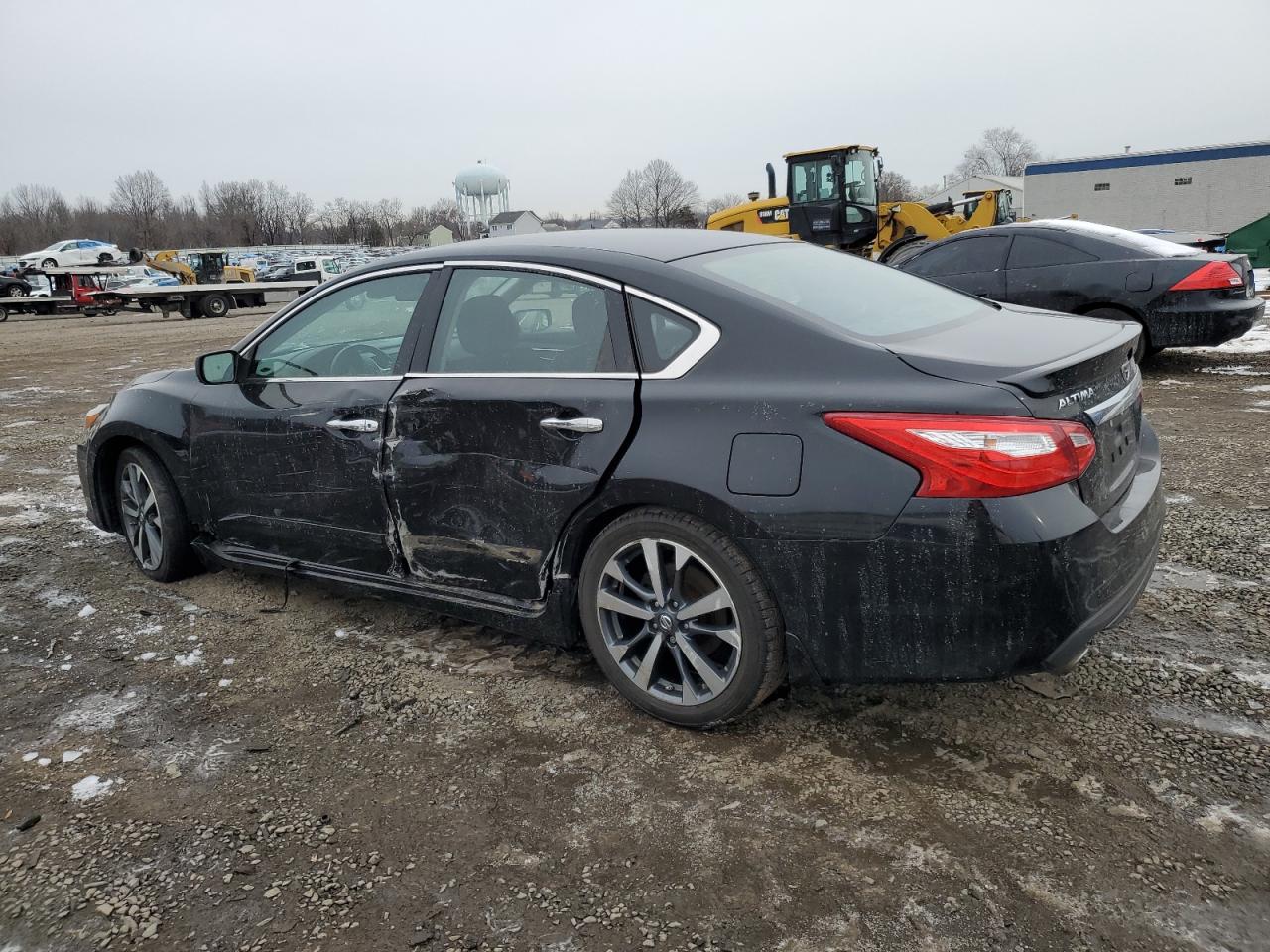 2016 Nissan Altima - Image 2