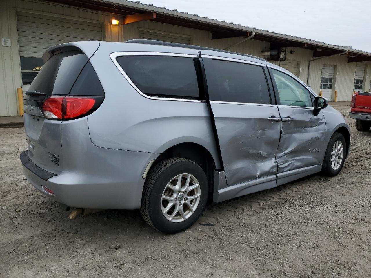 2021 Chrysler Voyager - Image 3