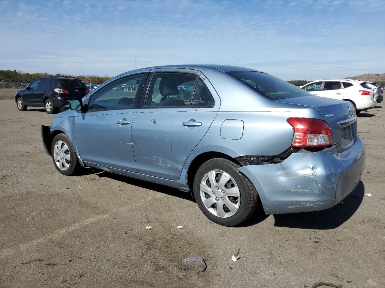 2010 Toyota Yaris - Image 2