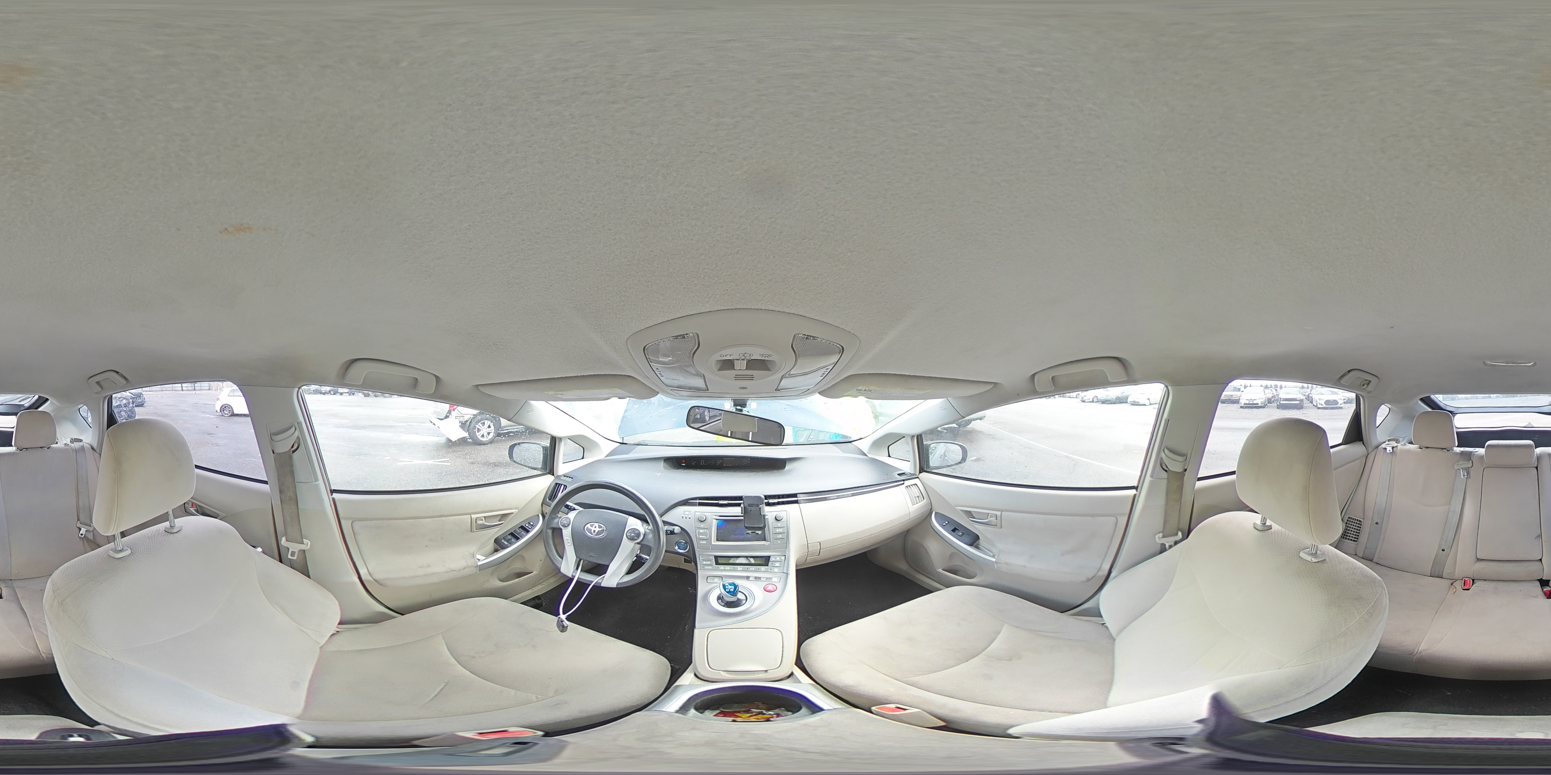 2015 Toyota Prius - Image 13