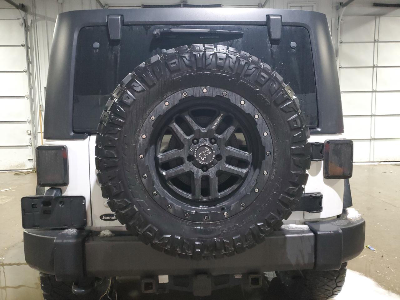 2016 Jeep Wrangler - Image 6