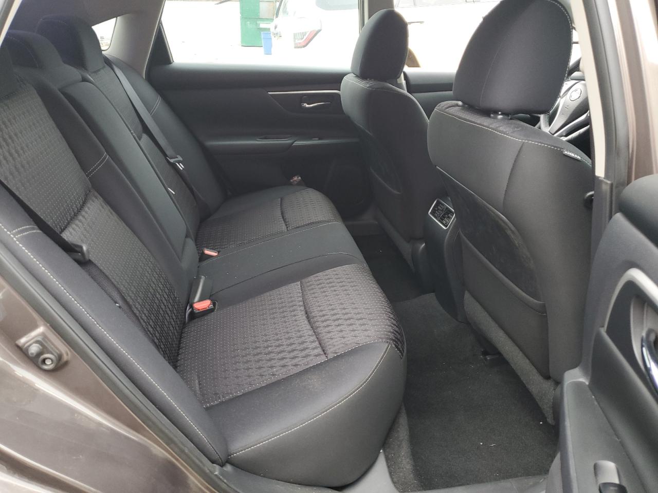 2017 Nissan Altima - Image 10