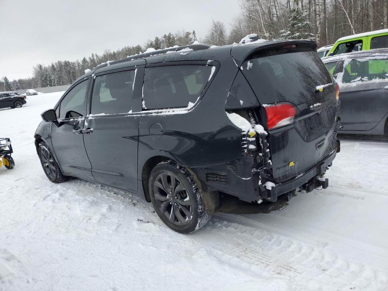 2019 Chrysler Pacifica - Image 2