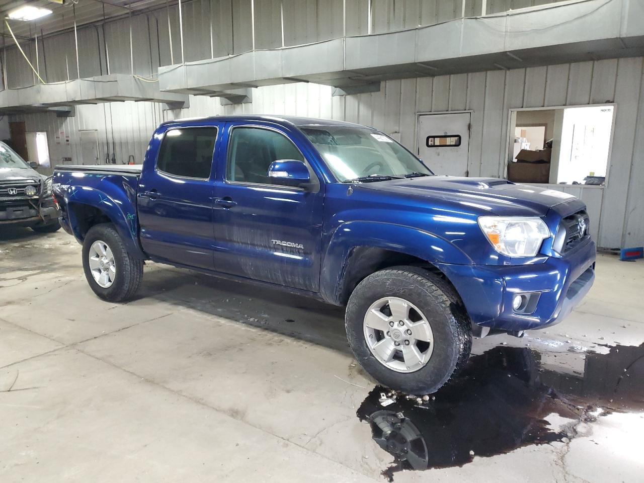 2015 Toyota Tacoma - Image 4
