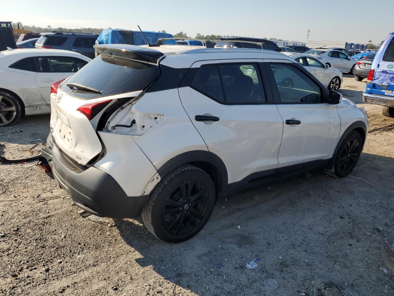 2018 Nissan Kicks - Image 3