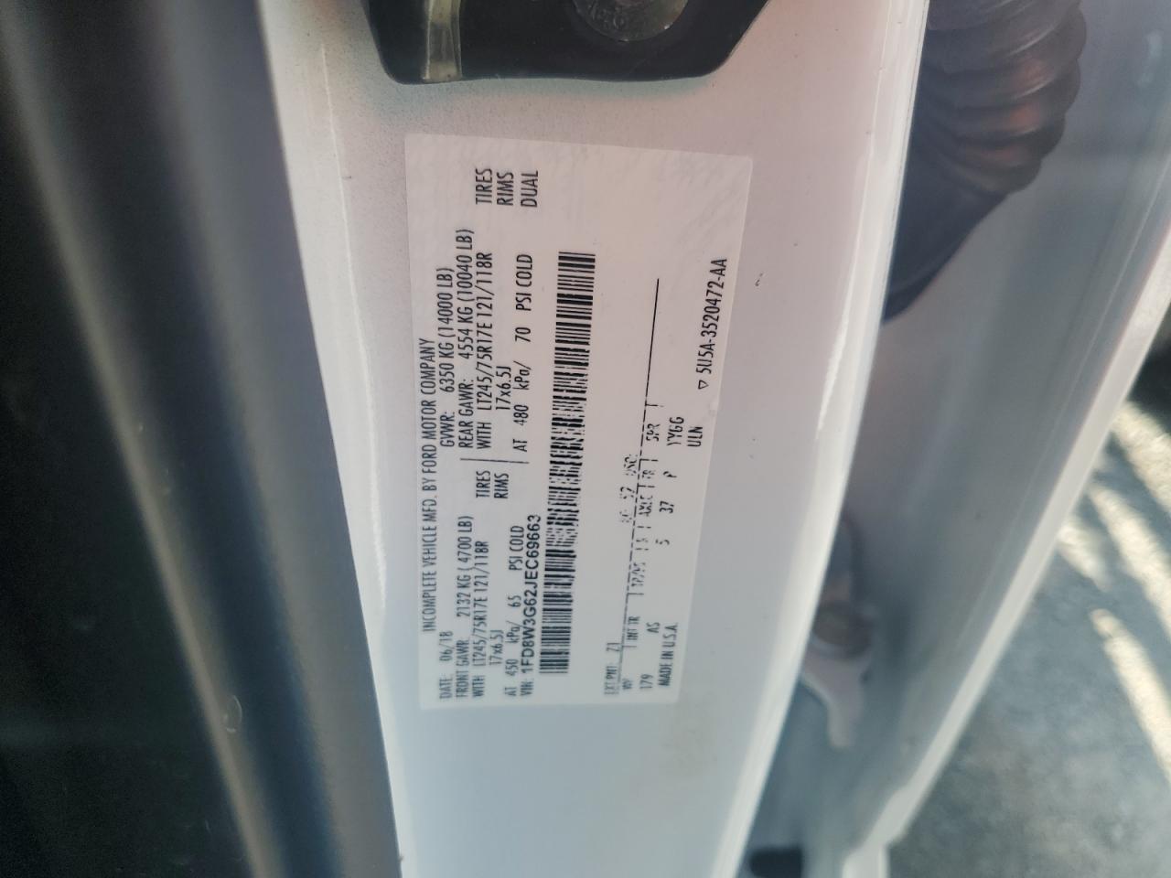 2018 Ford F350 - Image 13