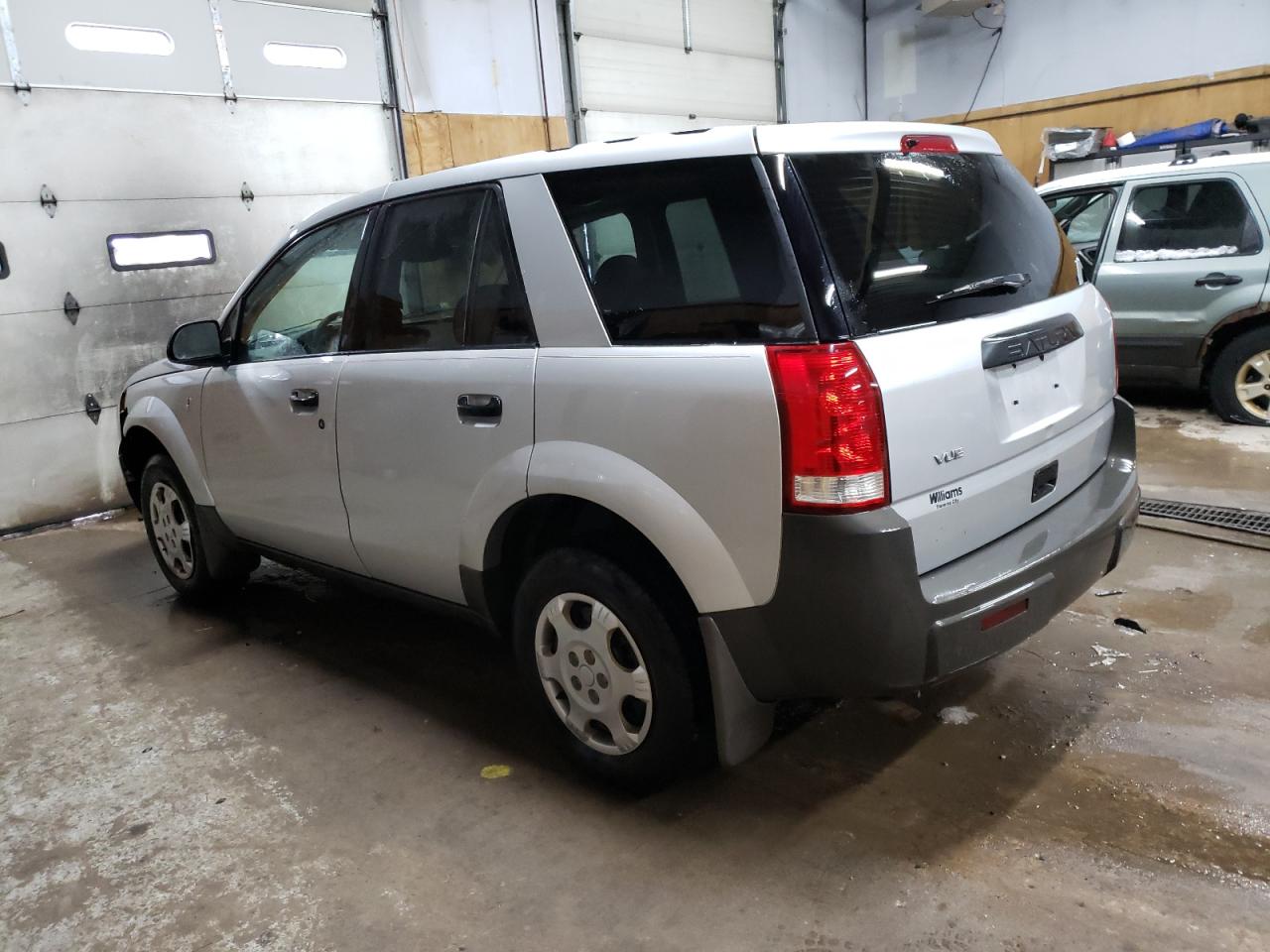 2004 Saturn VUE - Image 2