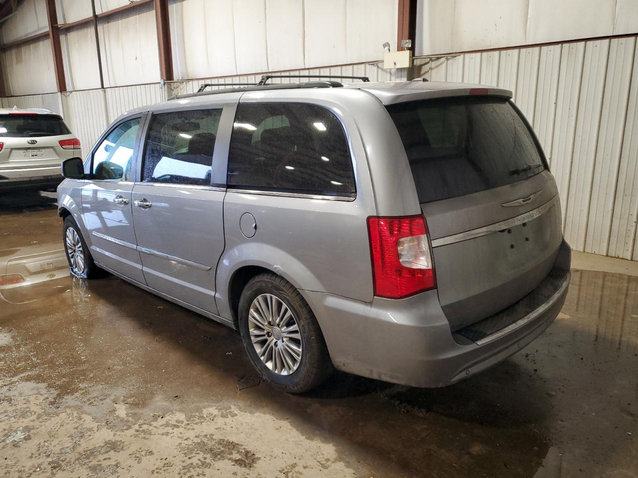 2013 Chrysler Town & Country - Image 2