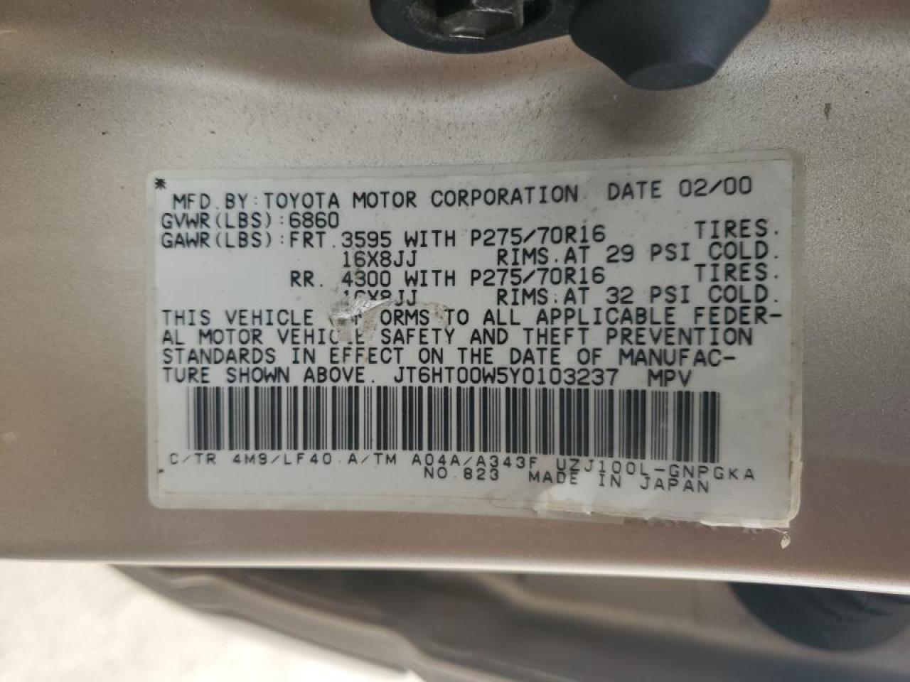 2000 Lexus LX - Image 13