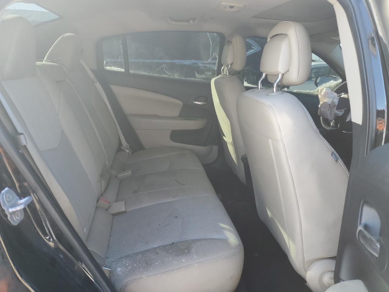 2011 Chrysler 200 - Image 10