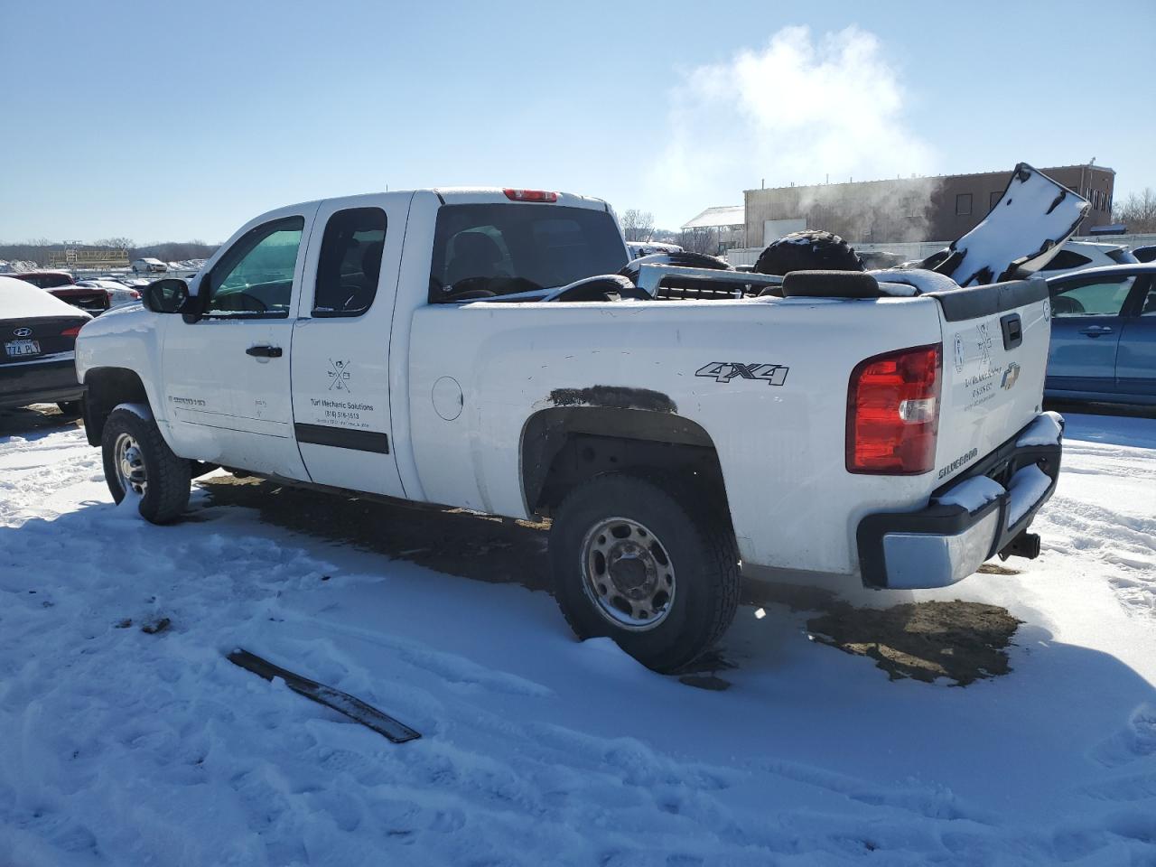 2009 Chevrolet Silverado - Image 2