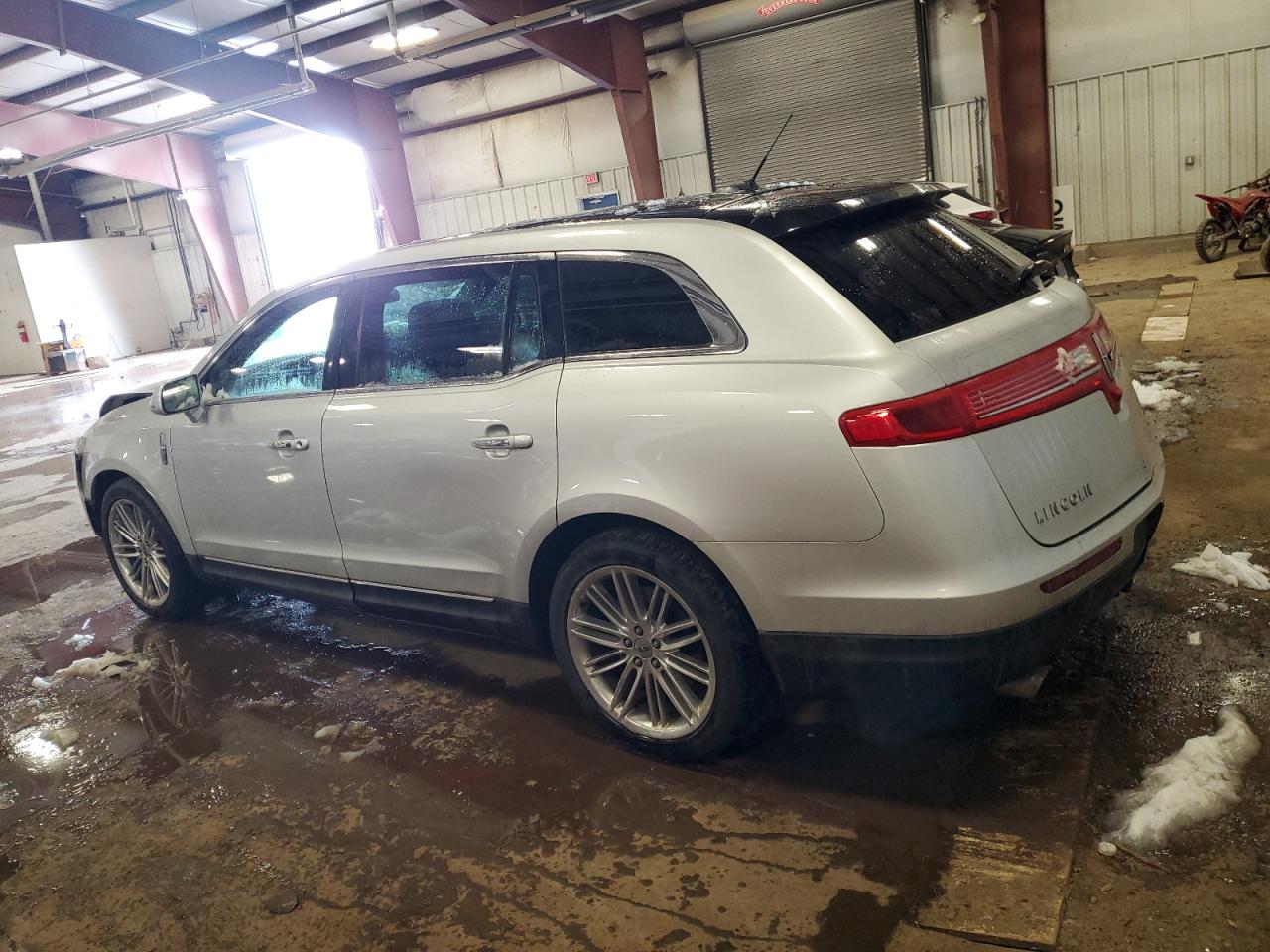 2013 Lincoln MKT - Image 2
