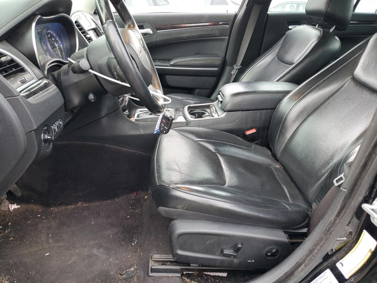 2017 Chrysler 300 - Image 7