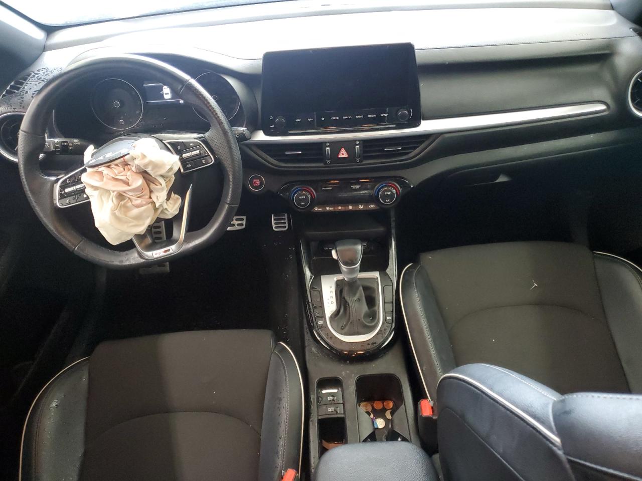 2024 Kia Forte - Image 8