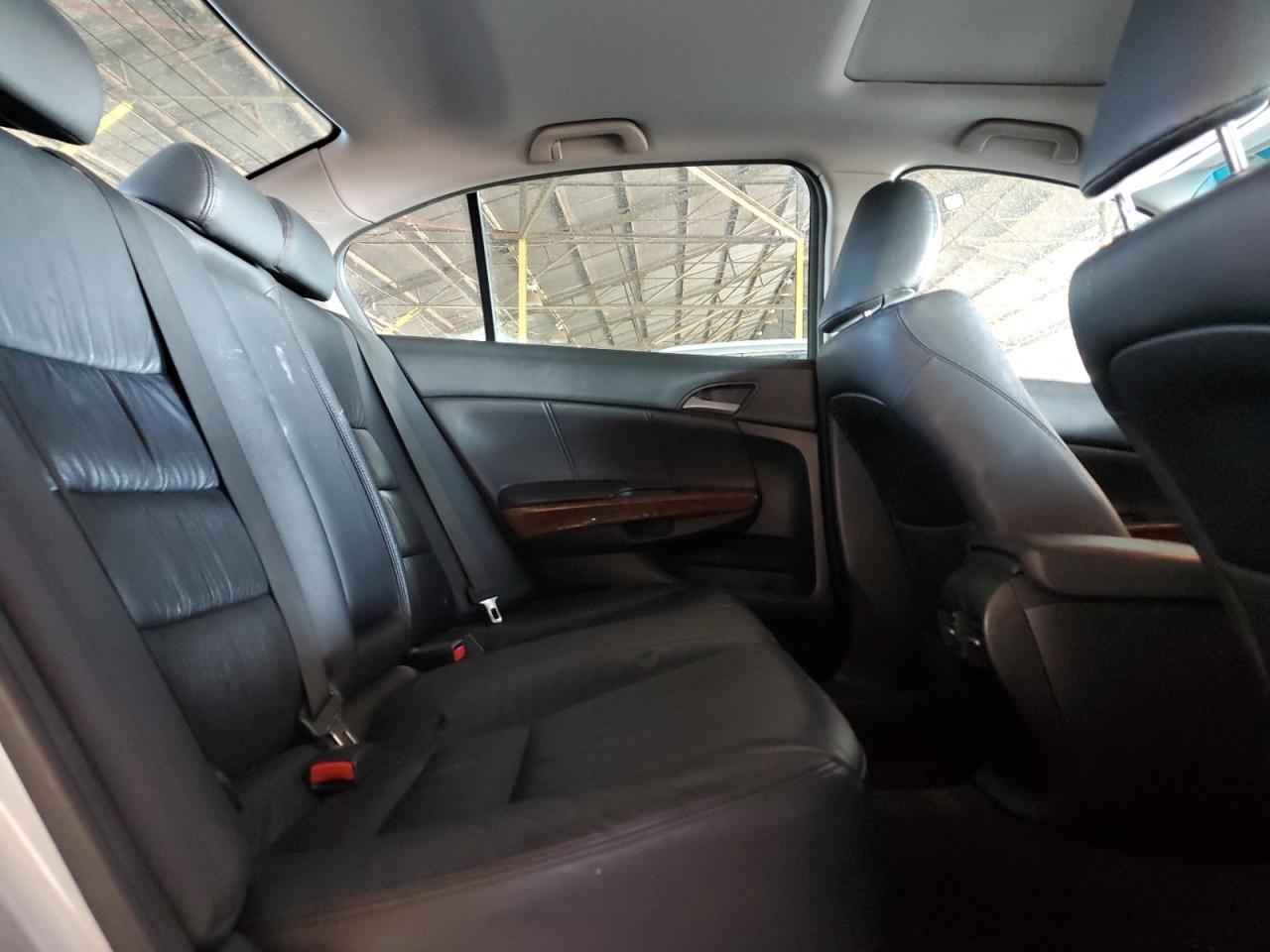 2012 Honda Accord - Image 10