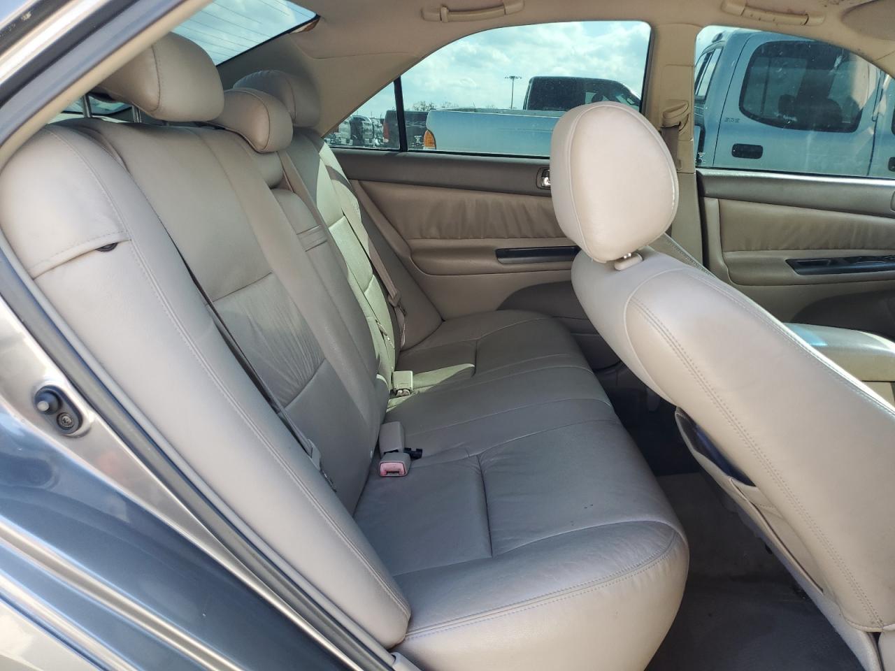 2006 Toyota Camry - Image 10