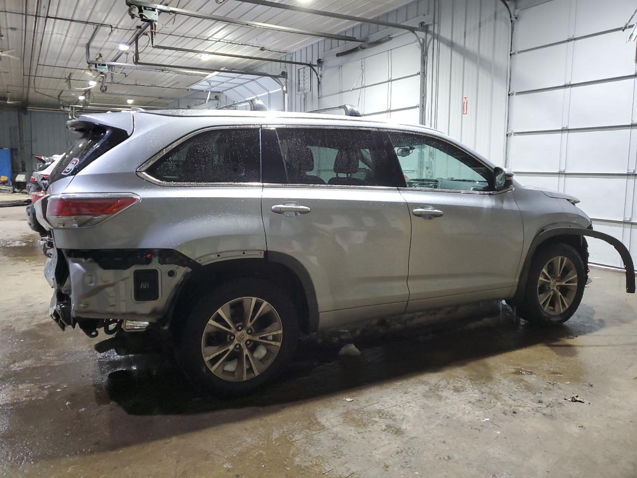 2015 Toyota Highlander - Image 3