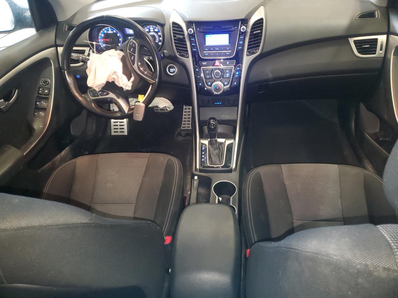 2013 Hyundai Elantra - Image 8
