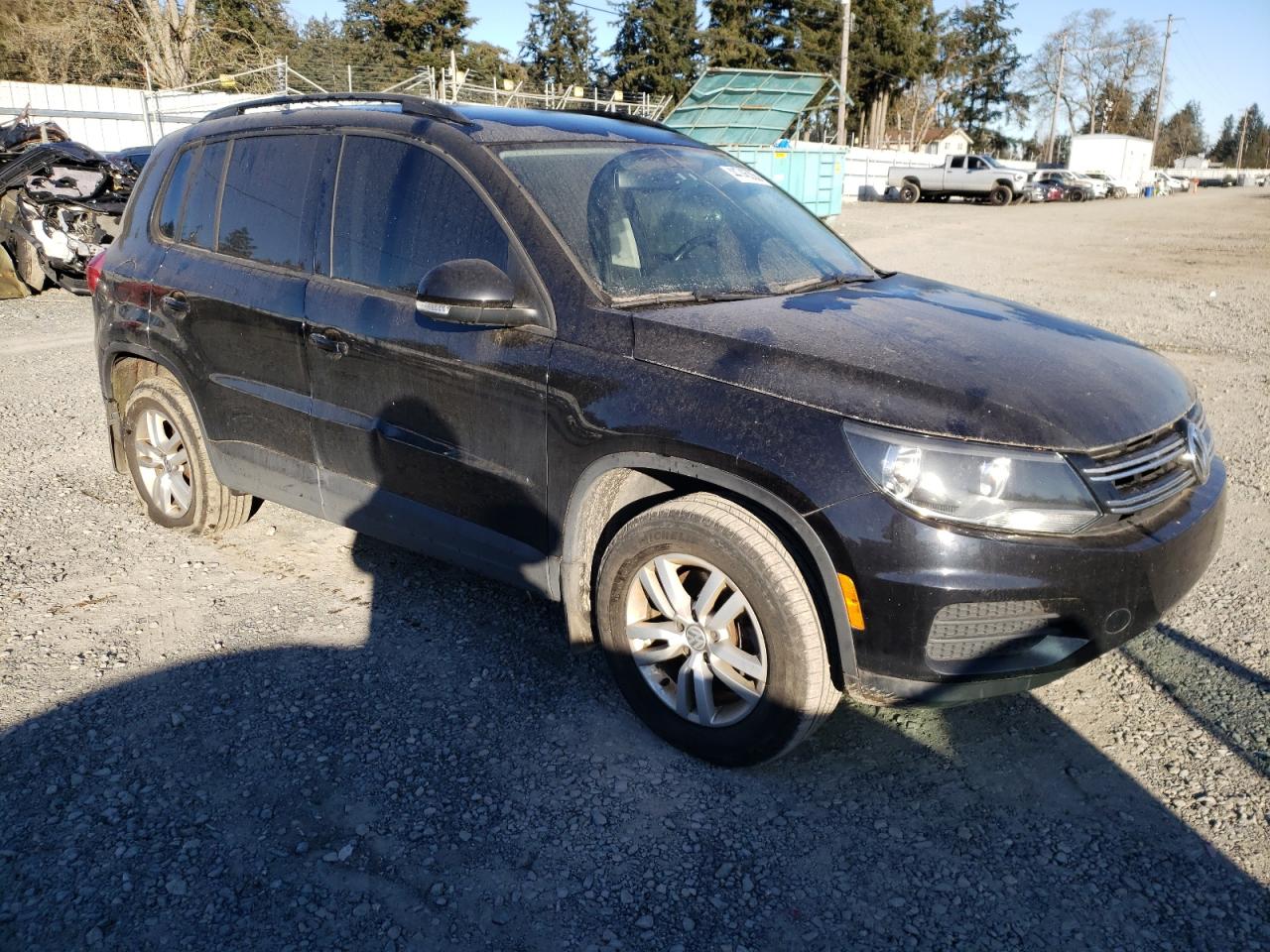 2017 Volkswagen Tiguan - Image 4
