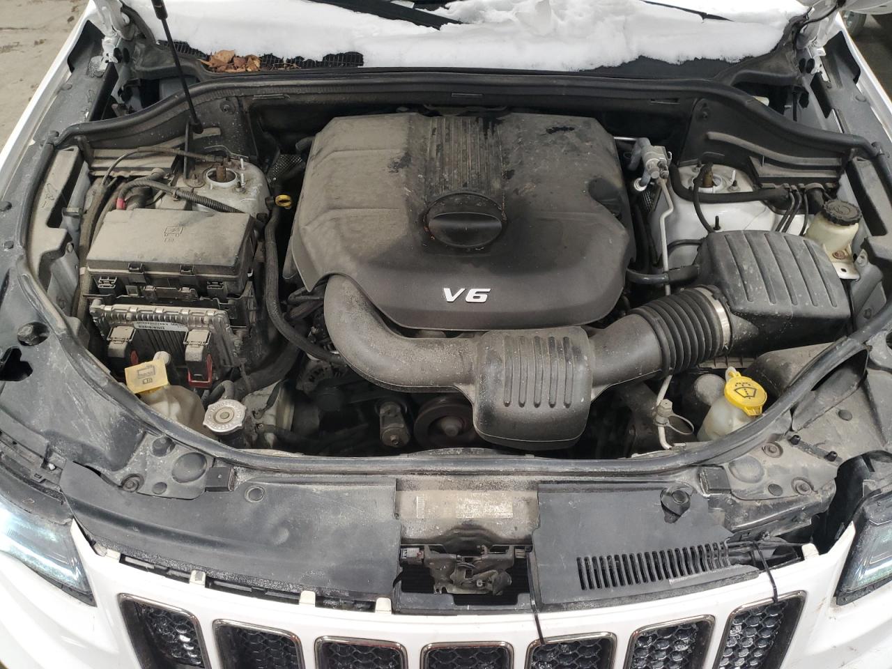 2015 Jeep Grand Cherokee - Image 12
