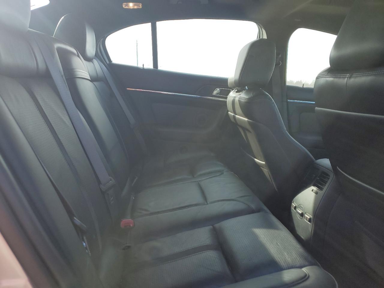 2009 Lincoln MKS - Image 10
