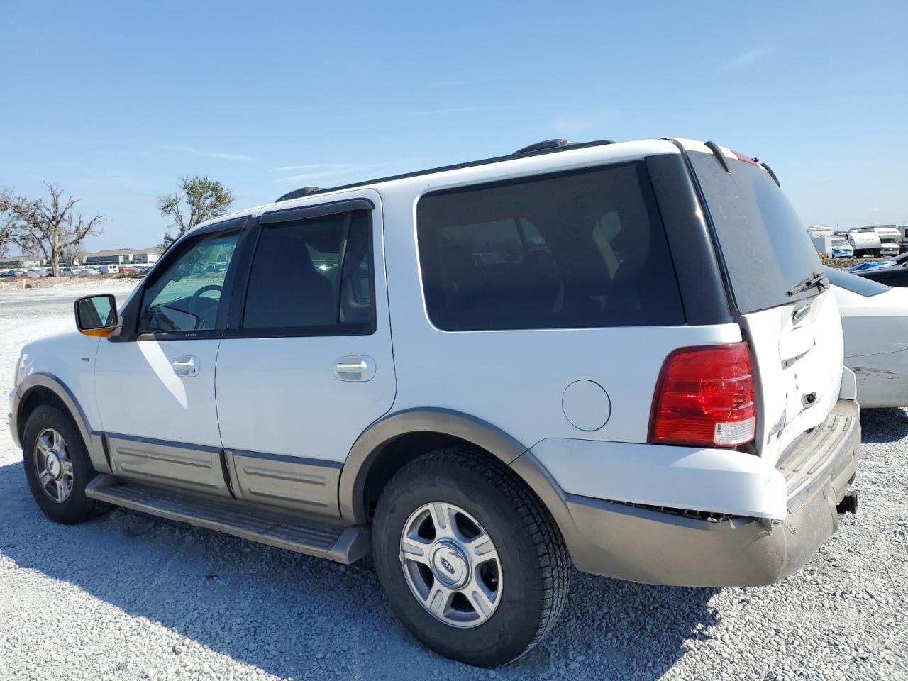 2004 Ford Expedition - Image 2