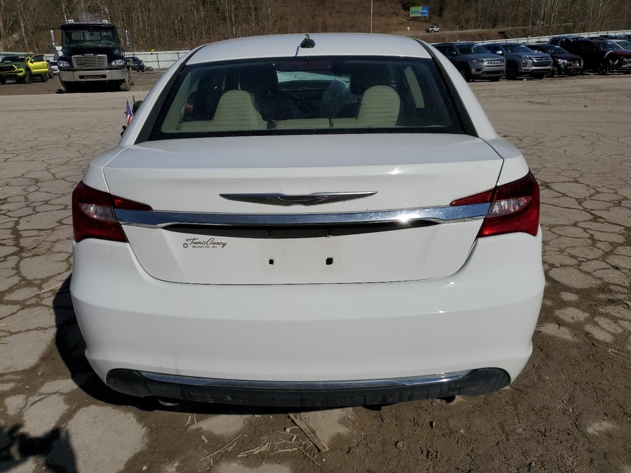2013 Chrysler 200 - Image 6