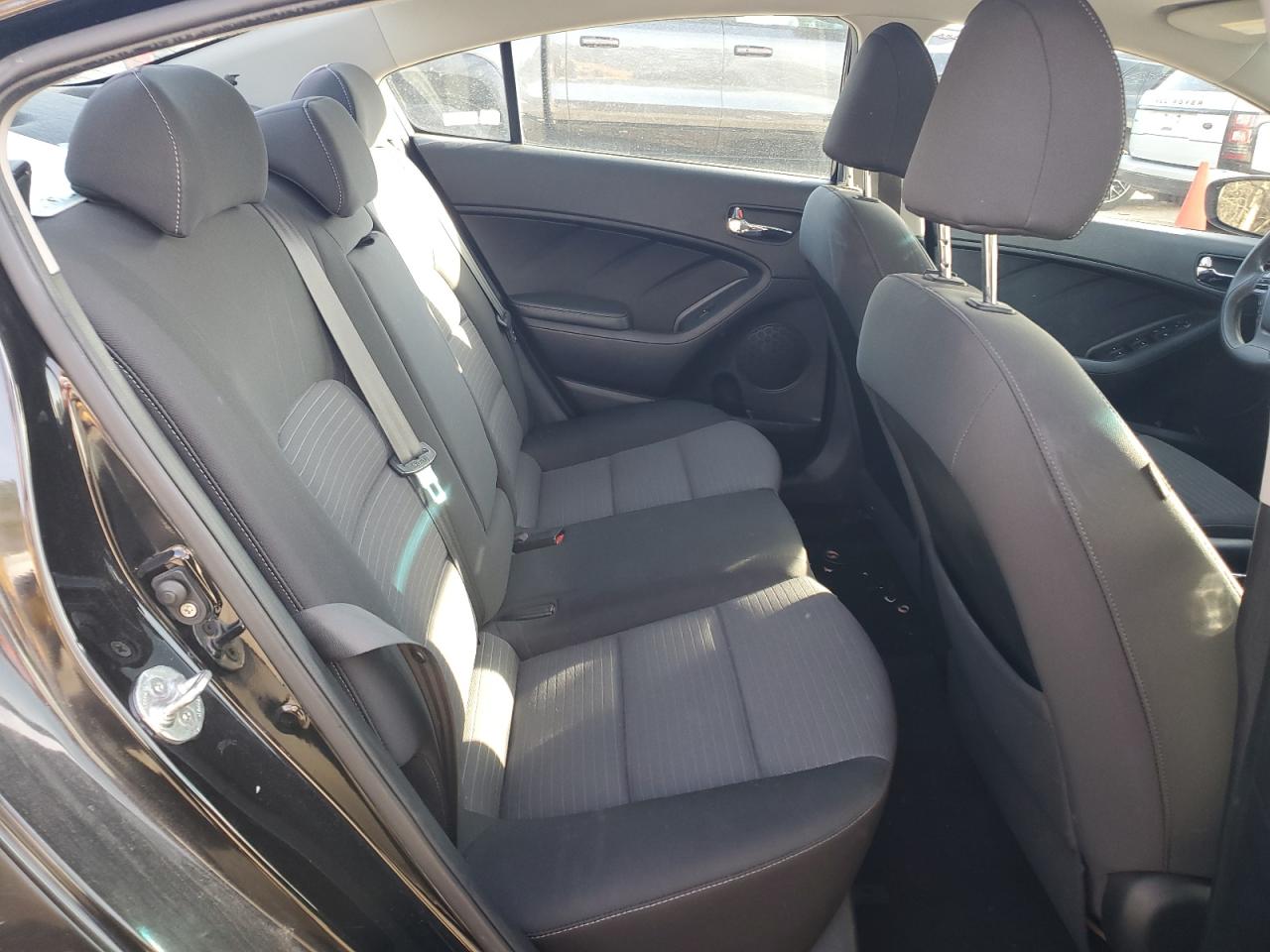 2015 Kia Forte - Image 10