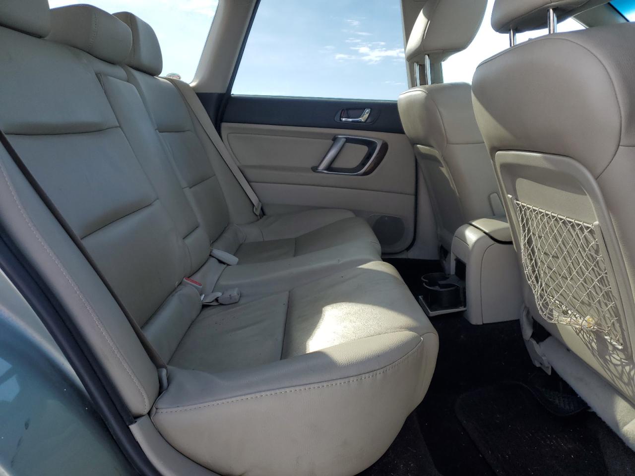 2009 Subaru Outback - Image 11