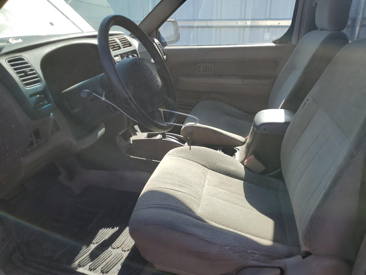 2000 Nissan Navara (Frontier) - Image 7