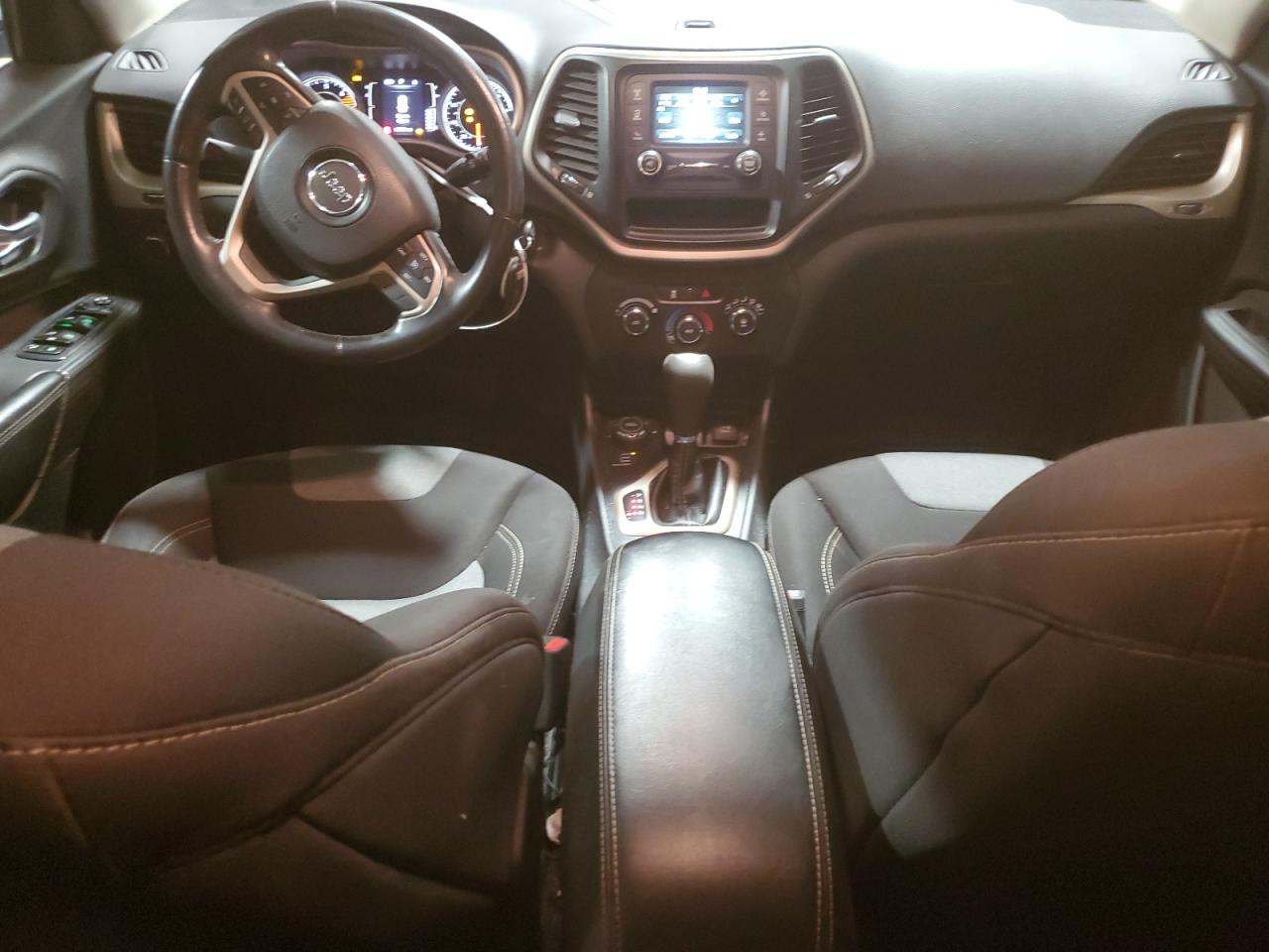 2016 Jeep Grand Cherokee - Image 8