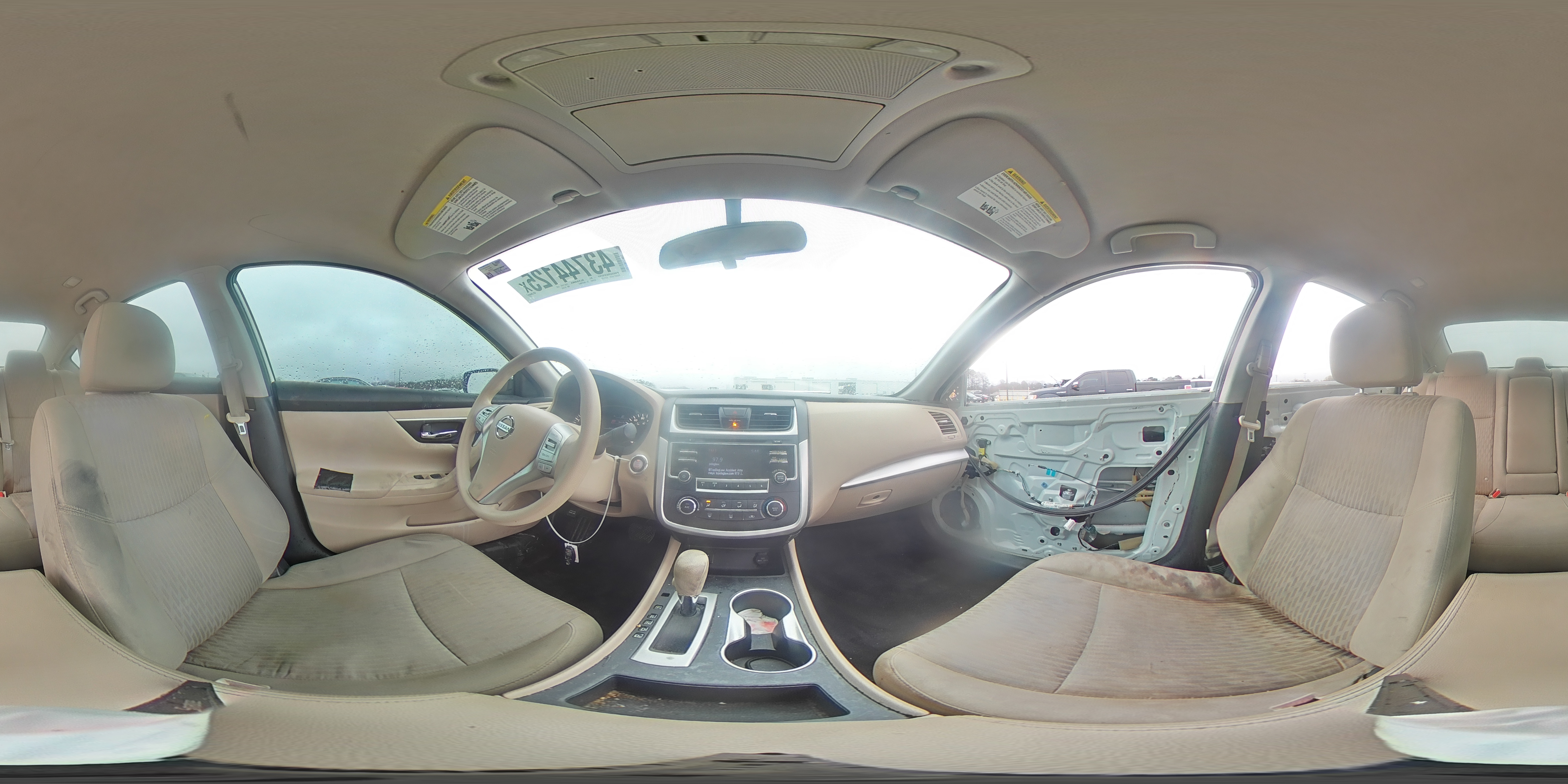 2017 Nissan Altima - Image 13