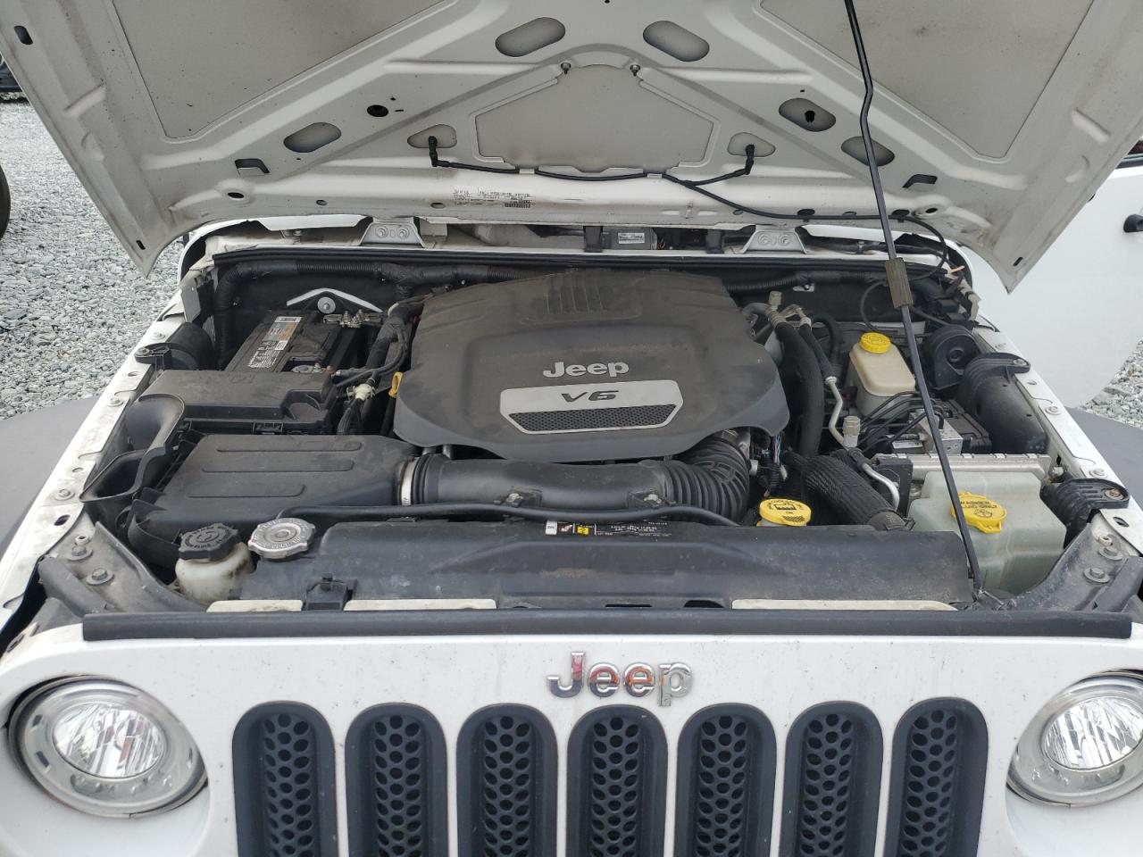 2017 Jeep Wrangler - Image 11