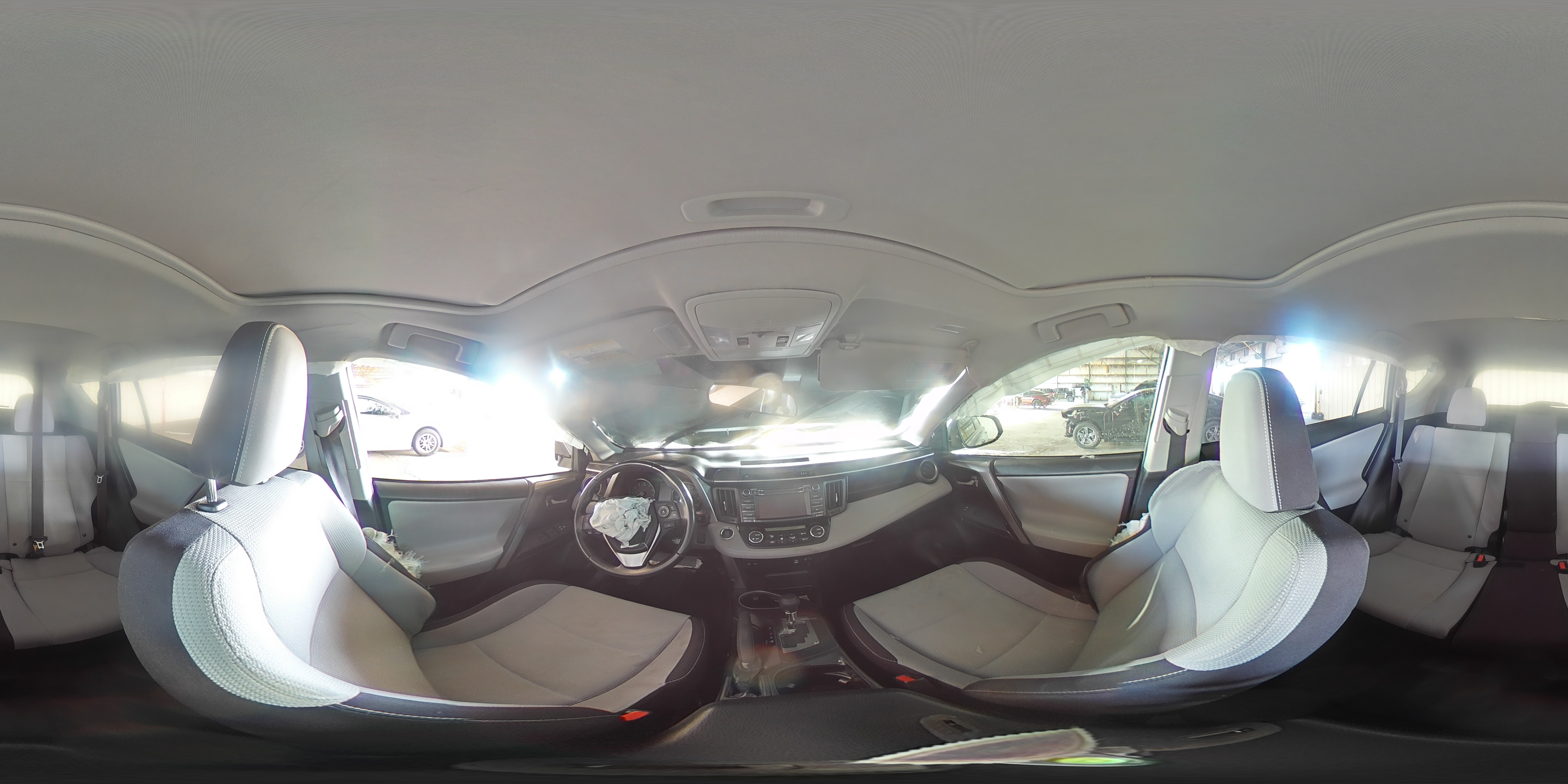 2018 Toyota RAV 4 - Image 13