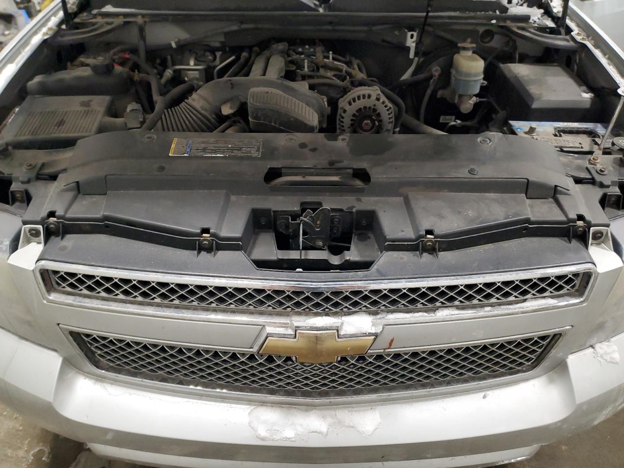 2010 Chevrolet Tahoe - Image 12