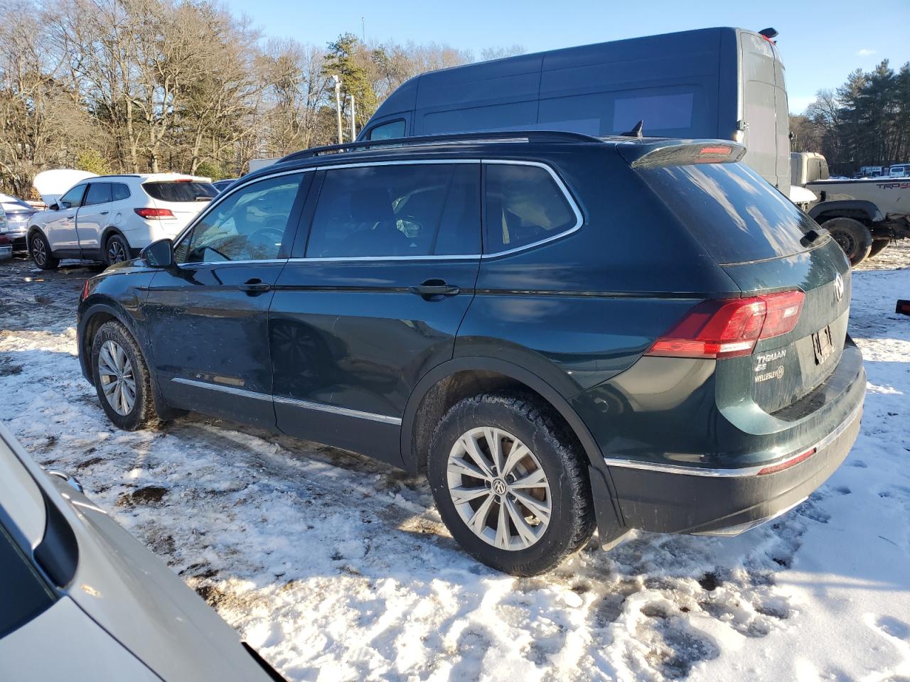 2018 Volkswagen Tiguan - Image 2