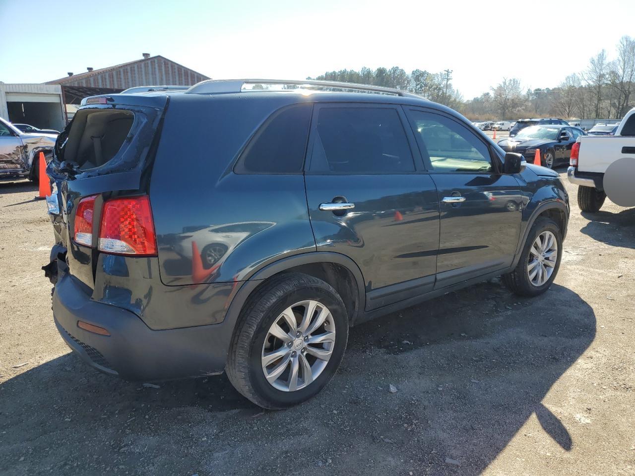 2011 Kia Sorento - Image 3